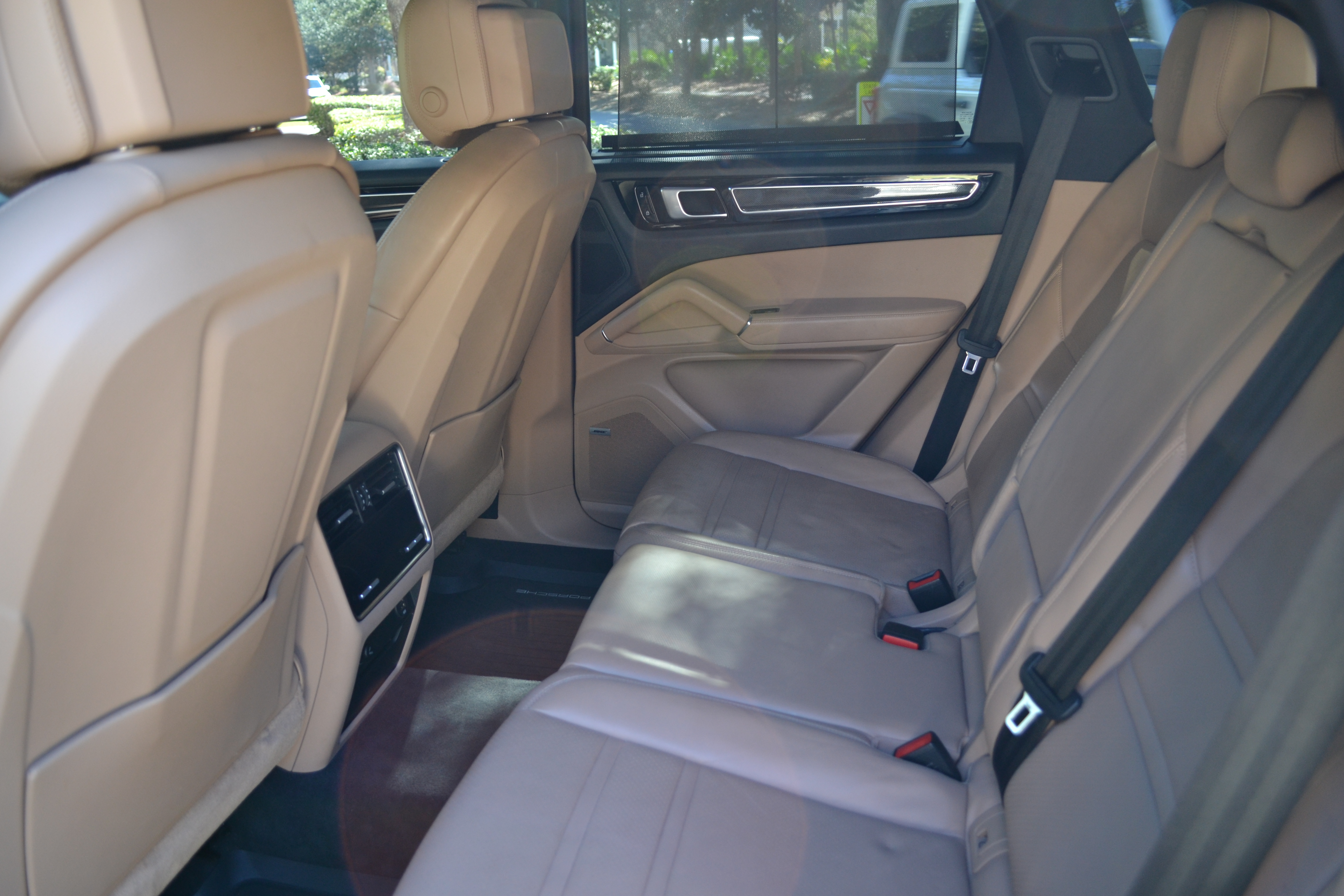 Used 2019 Porsche Cayenne AWD/4WD image 10