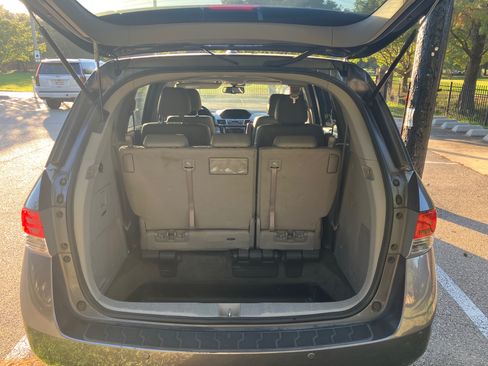 Used 2016 Honda Odyssey Touring Elite image 18