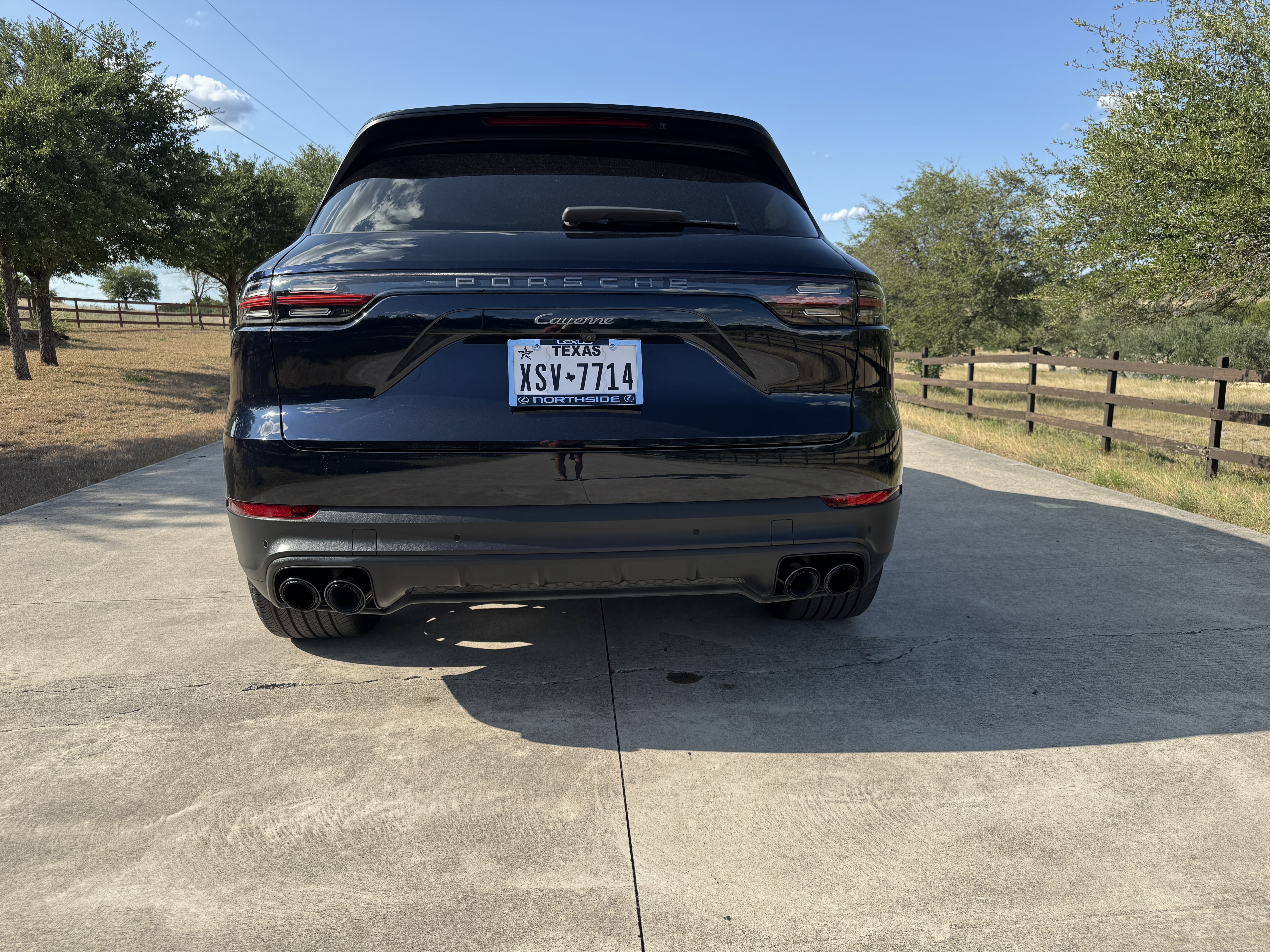 Used 2022 Porsche Cayenne Platinum Edition AWD/4WD image 5