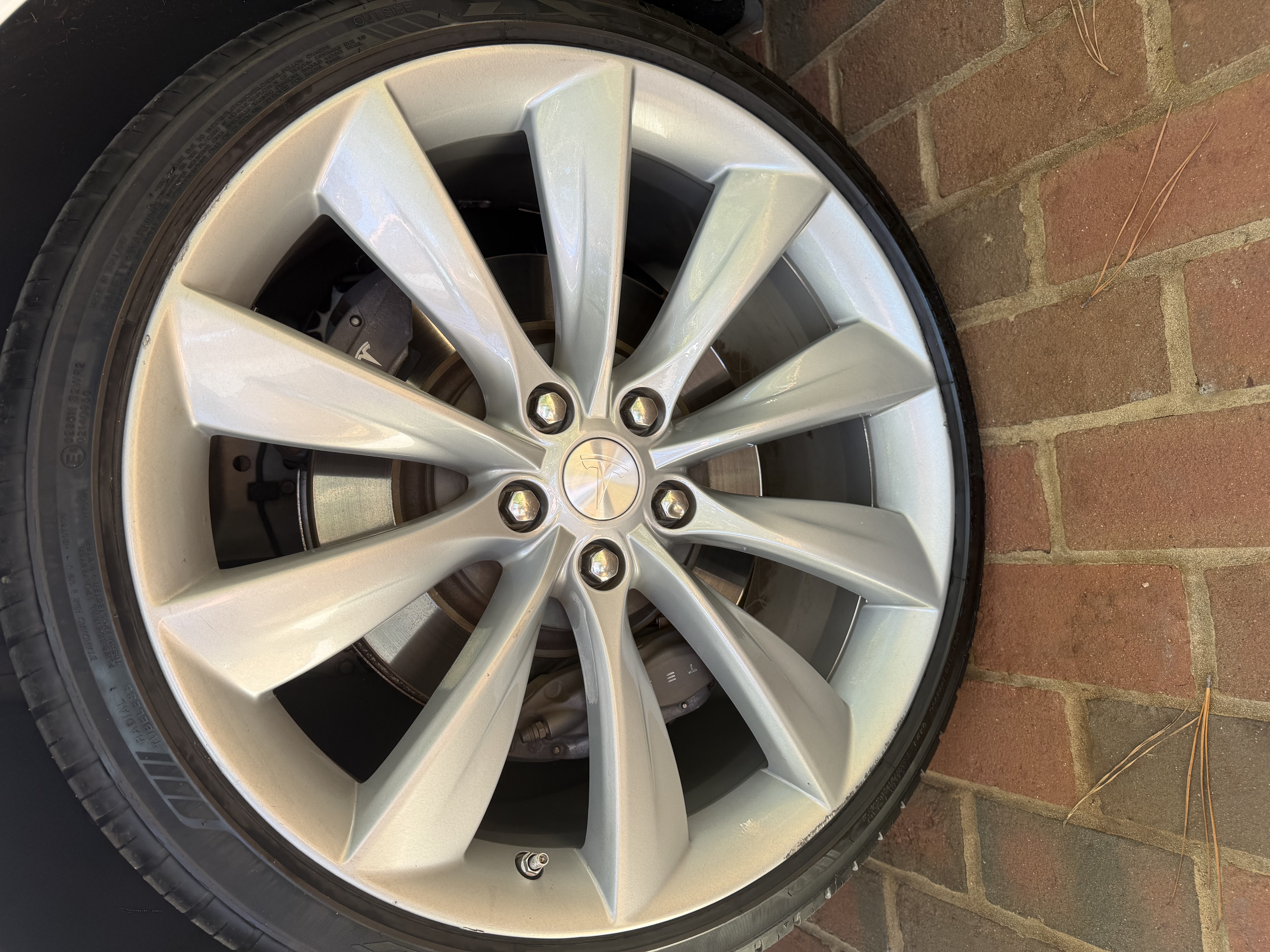 Used 2016 Tesla Model S 85 RWD image 9