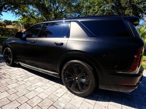 Used 2026 Cadillac Escalade IQL Luxury image 6