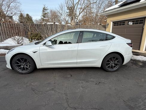 Used 2019 Tesla Model 3 Long Range image 2