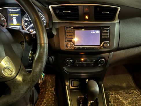 Used 2018 Nissan Sentra S image 4