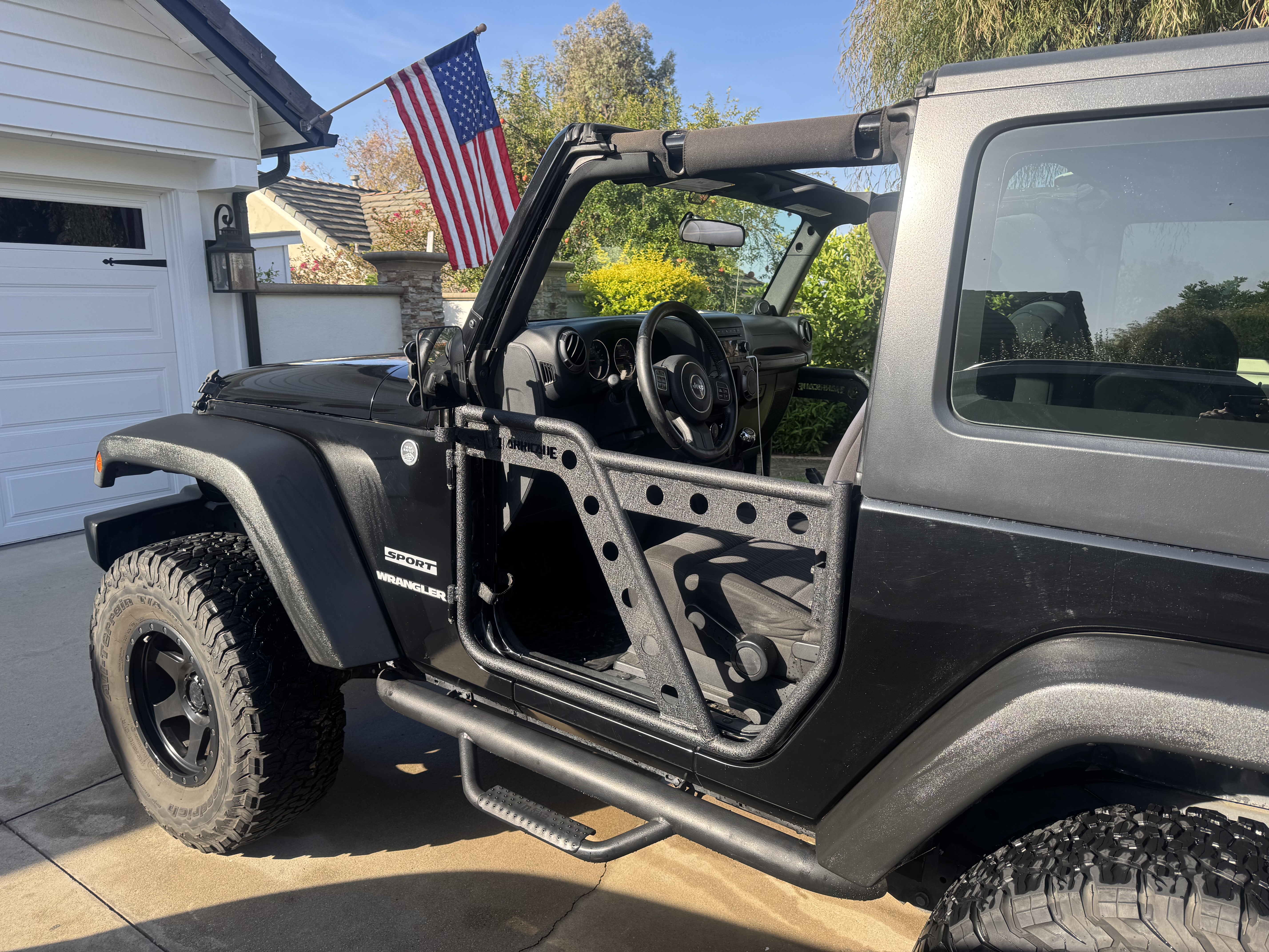 Used 2012 Jeep Wrangler Sport w/ Connectivity Group AWD/4WD image 4