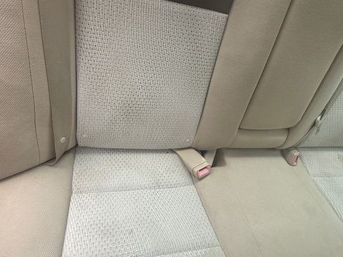 Used 2012 Toyota Camry LE FWD image 10
