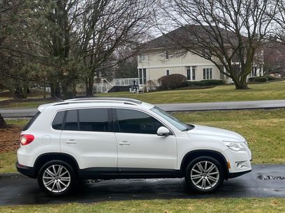 Used 2011 Volkswagen Tiguan SE