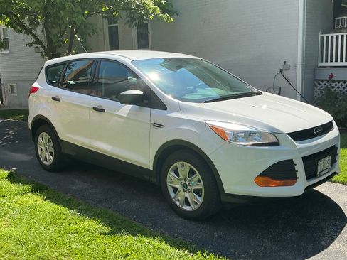 Used 2016 Ford Escape S FWD image 1