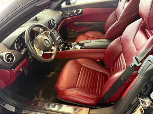 Used 2018 Mercedes-Benz SL 550 image 2