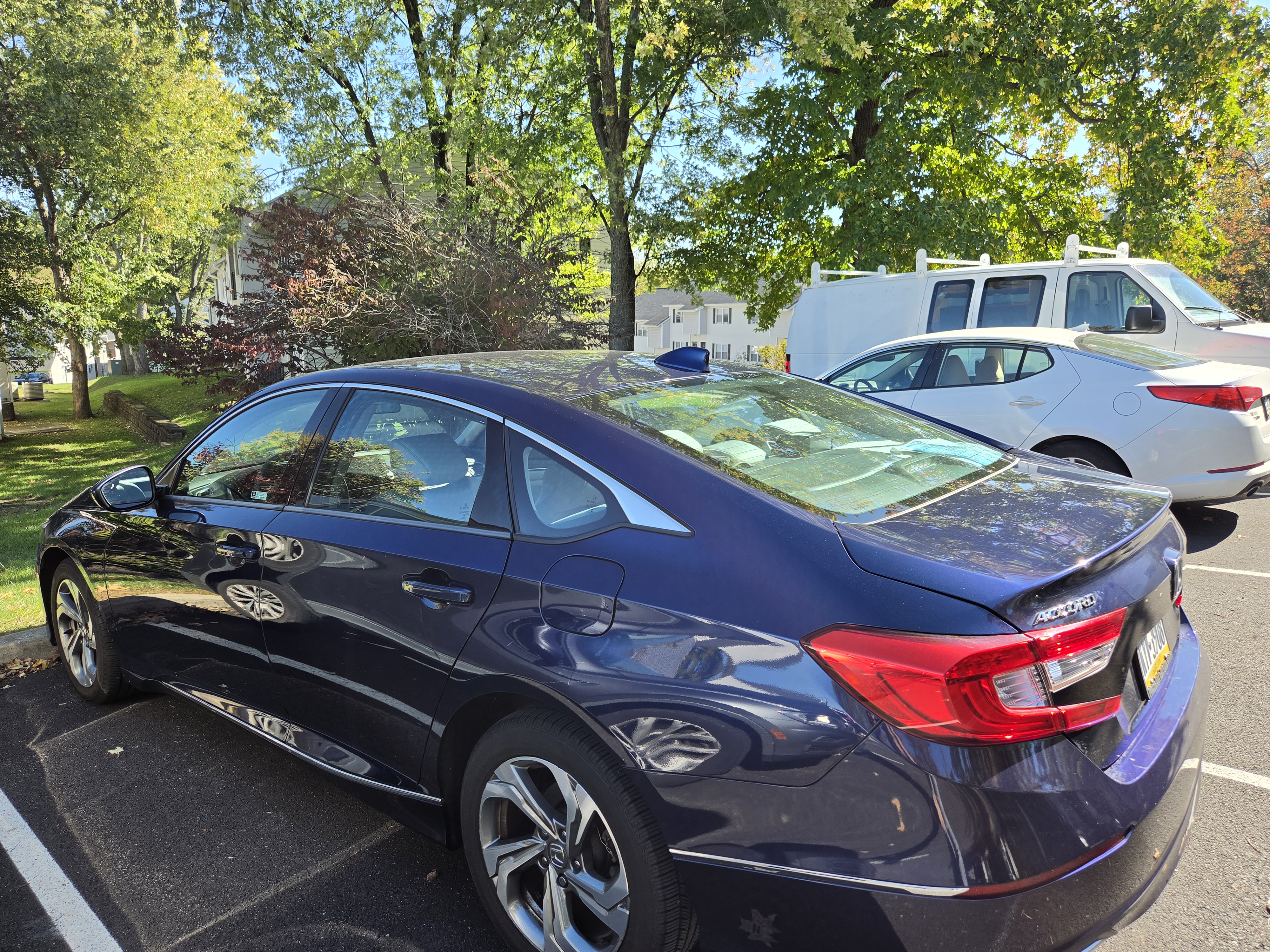 Used 2019 Honda Accord EX image 9