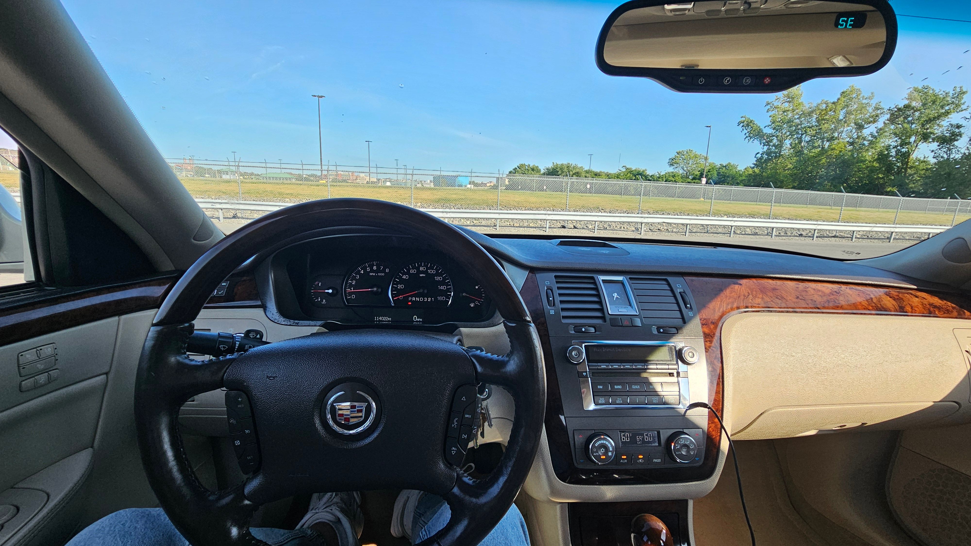 Used 2010 Cadillac DTS Luxury FWD image 11