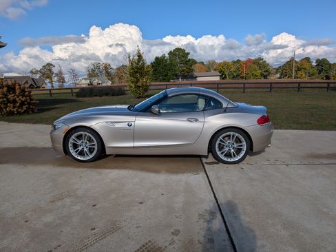 Used 2009 BMW Z4 sDrive30i image 6