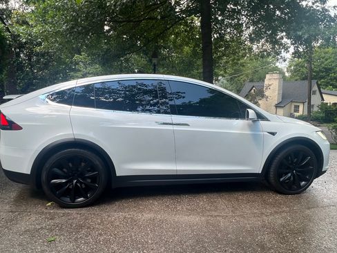 Used 2020 Tesla Model X Long Range image 5