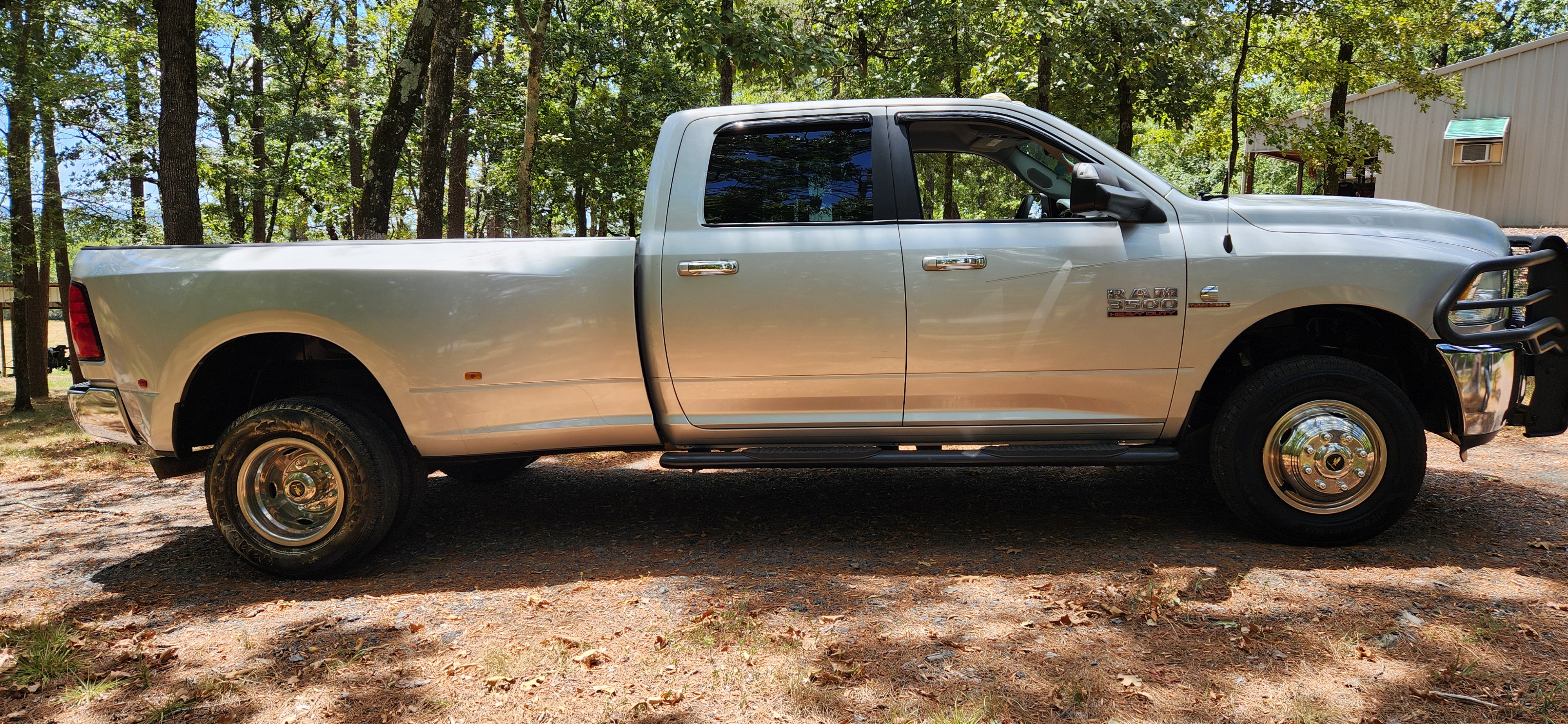 Used 2016 RAM 3500 SLT AWD/4WD image 4