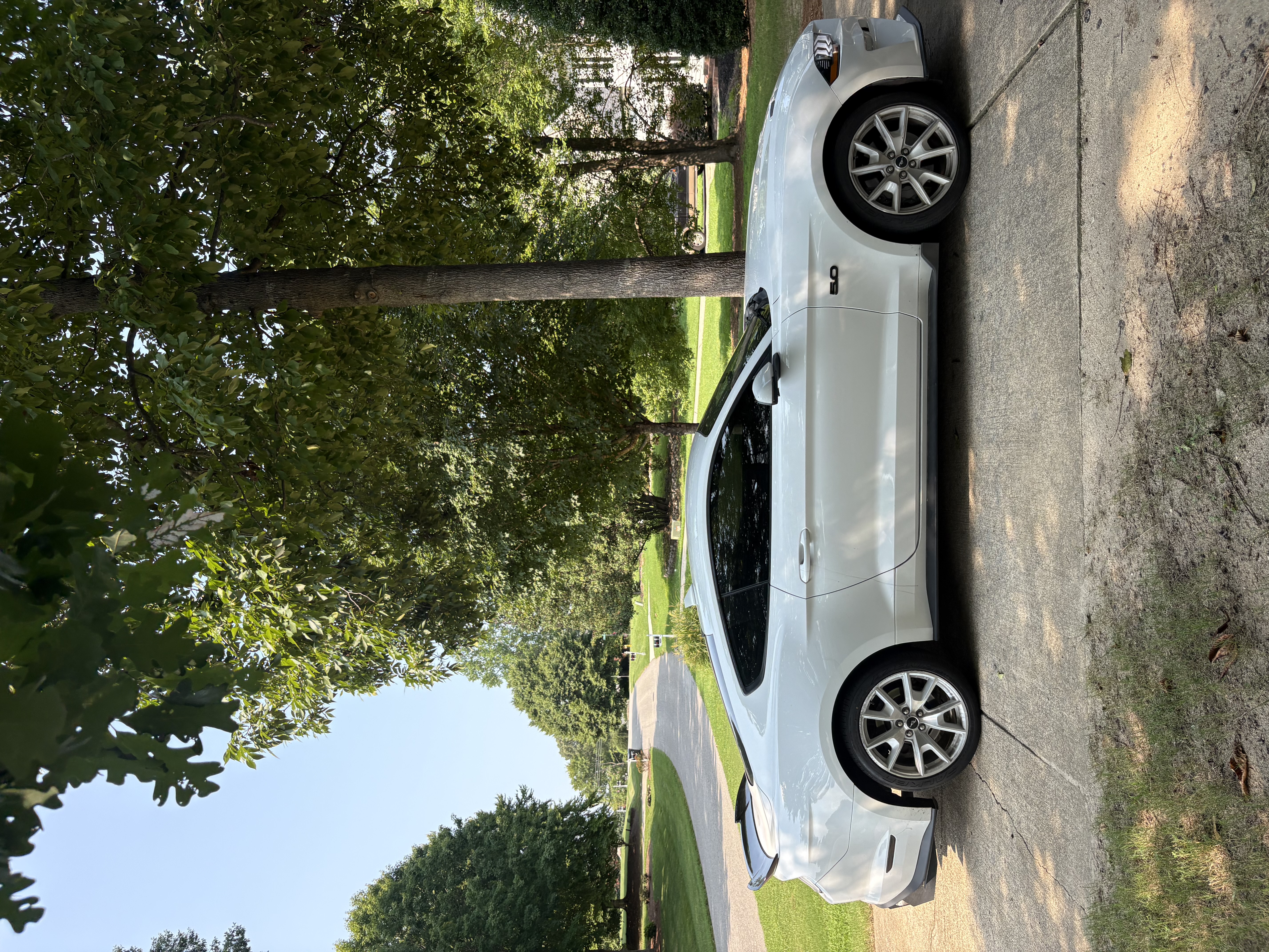 Used 2022 Ford Mustang GT Premium w/ Equipment Group 401A RWD image 5