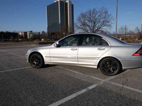 Used 2005 Mercedes-Benz C 320 4MATIC Sedan image 5