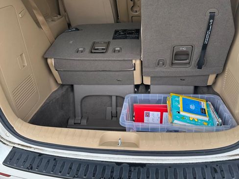 Used 2018 Kia Sedona LX FWD image 9