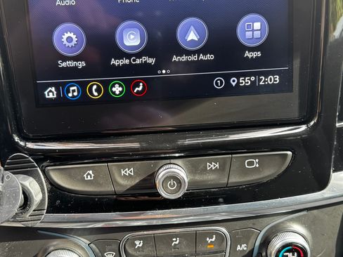 Used 2020 Chevrolet Traverse LT image 9