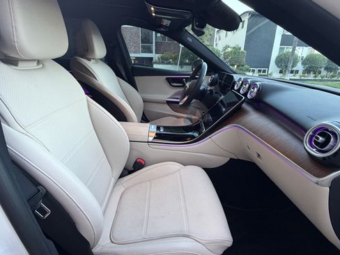Used 2023 Mercedes-Benz C 300 Sedan image 4
