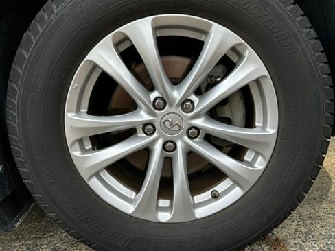 Used 2011 INFINITI FX35 AWD w/ Premium Pkg image 15