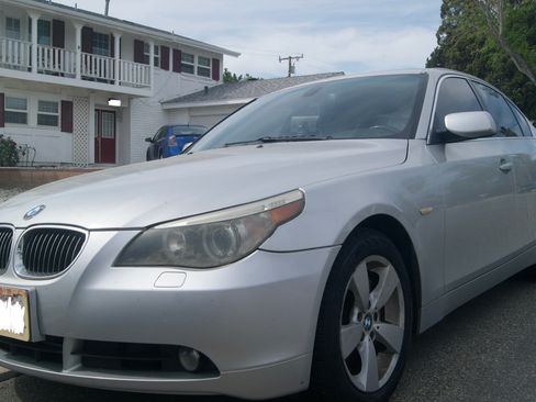 Used 2007 BMW 525xi Sedan AWD/4WD image 1