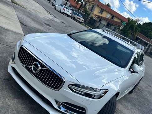 Used 2018 Volvo V90 T5 Inscription image 1