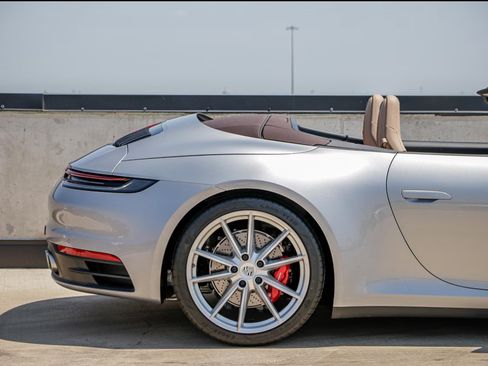 Used 2020 Porsche 911 Carrera 4S AWD/4WD image 11
