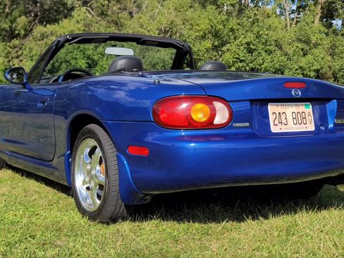 Used 1999 MAZDA MX-5 Miata 10th Anniversary Edition image 19