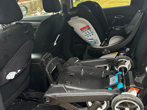 Used 2016 Nissan Rogue SV w/ SV Moonroof Package image 11