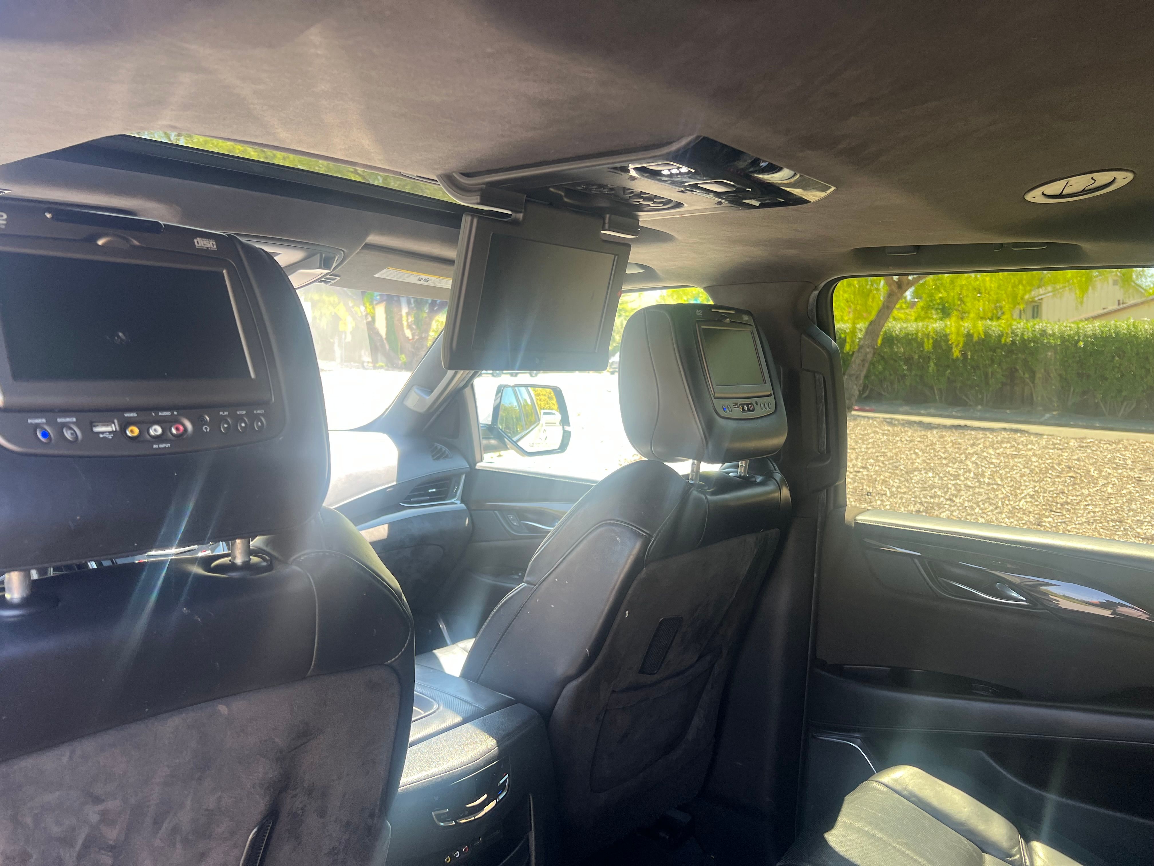 Used 2015 Cadillac Escalade ESV Platinum AWD/4WD image 18