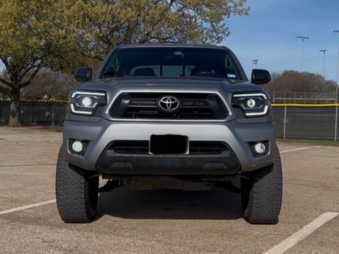Used 2014 Toyota Tacoma PreRunner w/ SR5 Package image 2