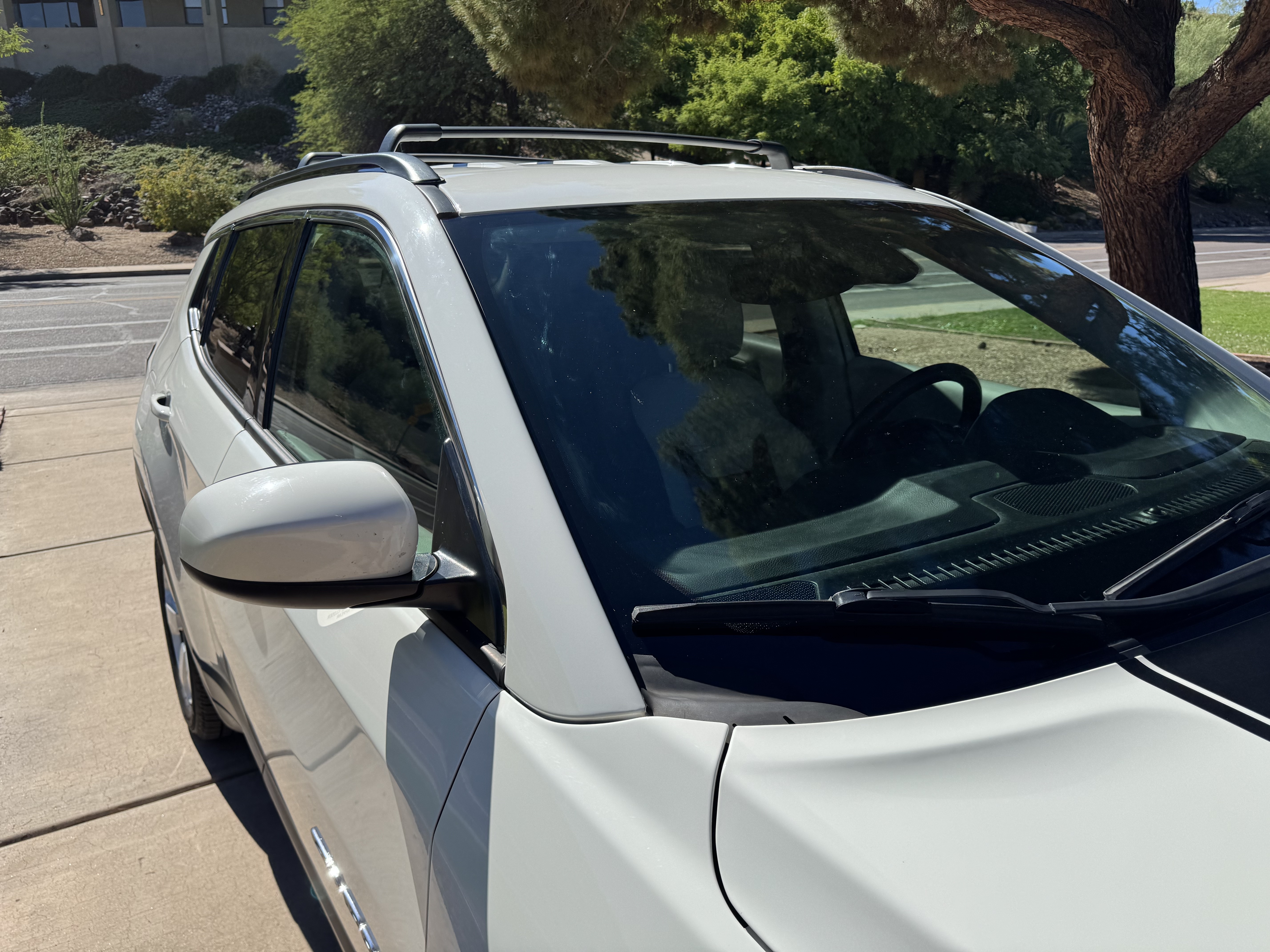 Used 2018 Jeep Compass Latitude FWD image 12