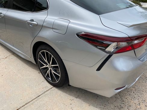 Used 2021 Toyota Camry SE FWD image 5