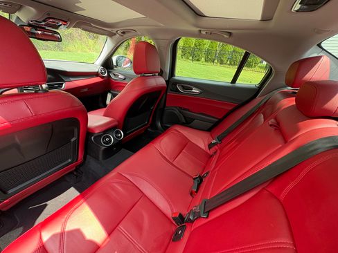 Used 2019 Alfa Romeo Giulia w/ Quick Order Package 22K Sport RWD image 20