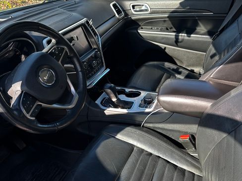 Used 2018 Jeep Grand Cherokee Limited image 9