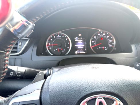Used 2015 Toyota Camry SE FWD image 14