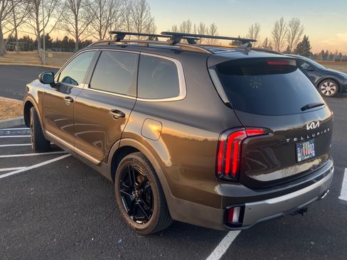 Used 2023 Kia Telluride EX X-Line image 2