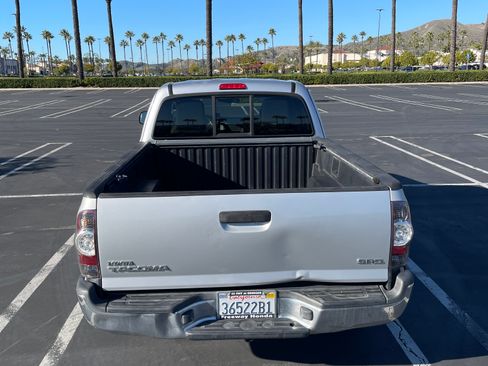 Used 2011 Toyota Tacoma 2WD Access Cab image 5