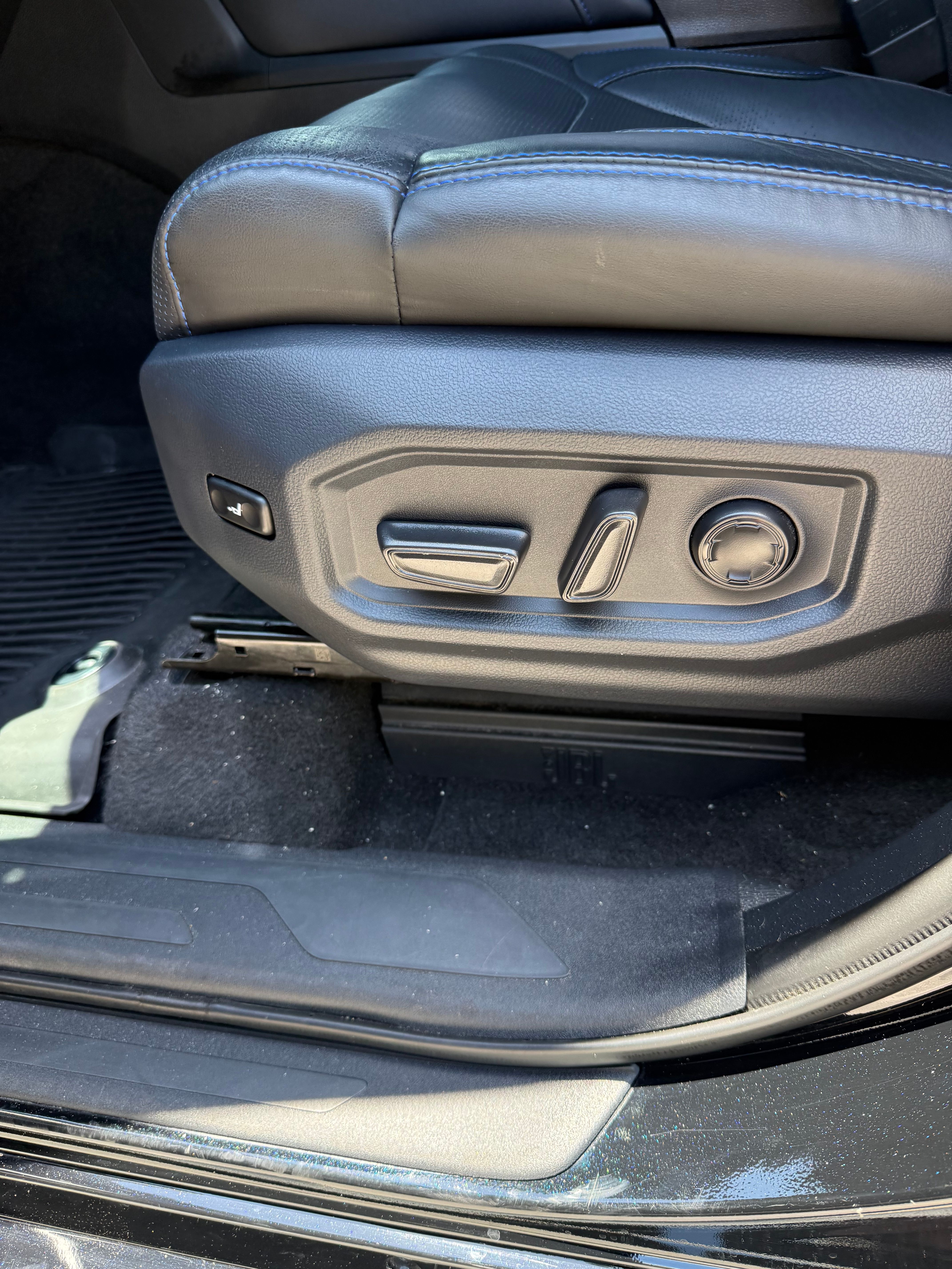 Used 2023 Toyota Tundra Platinum AWD/4WD image 12