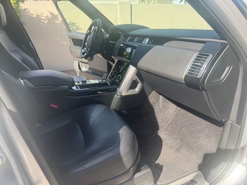 Used 2020 Land Rover Range Rover HSE image 15