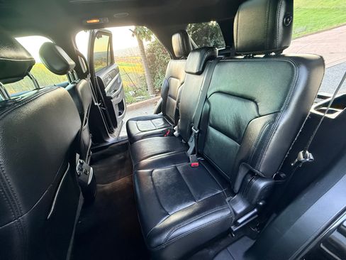 Used 2016 Ford Explorer XLT w/ Equipment Group 202A image 10