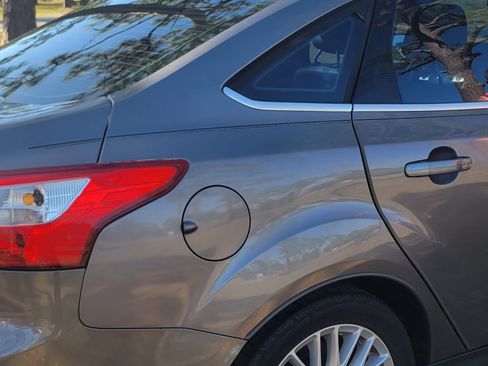 Used 2012 Ford Focus SEL image 10