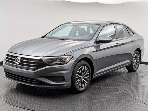 Used 2019 Volkswagen Jetta SE w/ Cold Weather Package image 6