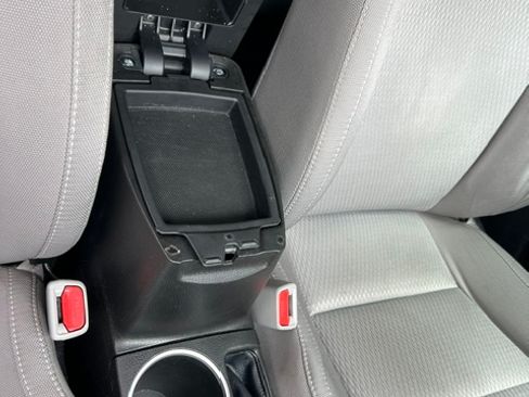 Used 2016 Toyota Corolla LE FWD image 15