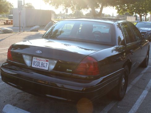Used 2011 Ford Crown Victoria Police Interceptor w/ Radio Suppression Pkg image 6