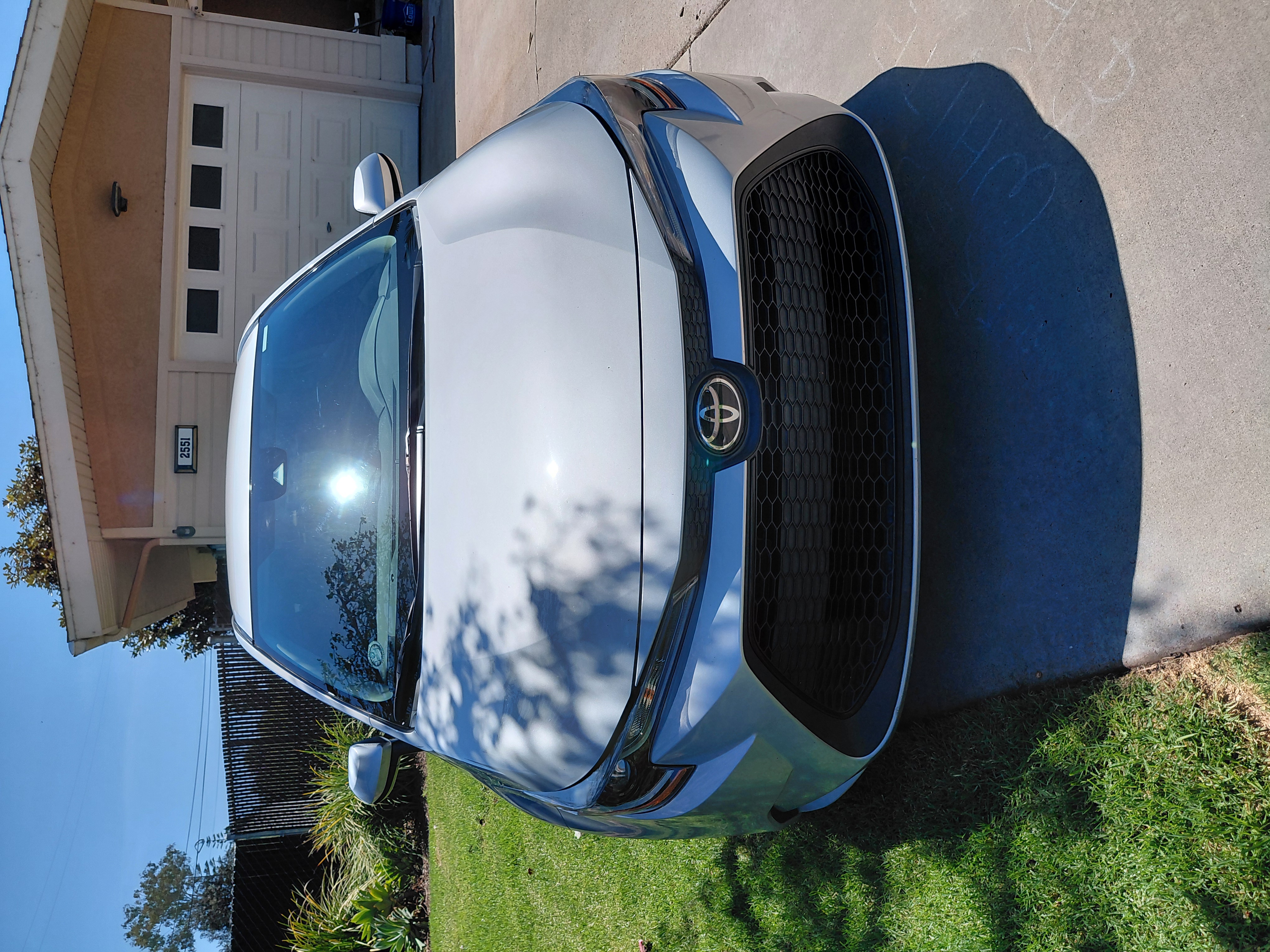 Used 2022 Toyota Corolla LE FWD image 2