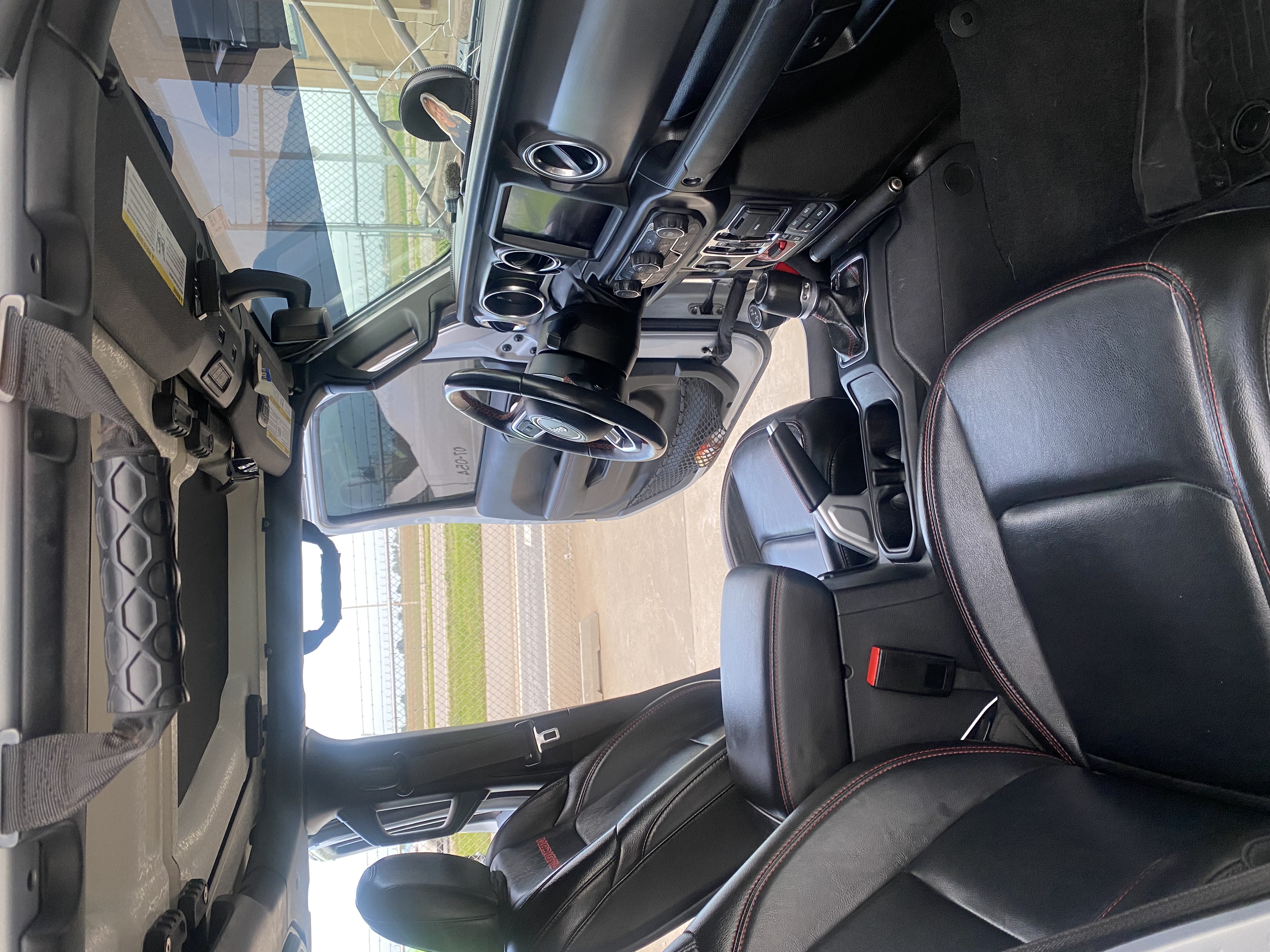 Used 2022 Jeep Gladiator Rubicon w/ LED Lighting Group AWD/4WD image 10