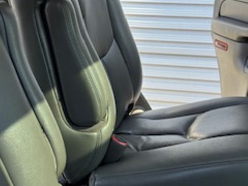 Used 2005 Chevrolet Tahoe LT w/ LT Preferred Equipment Group image 9