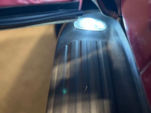 Used 2005 Ford Excursion Eddie Bauer image 28