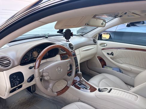 Used 2008 Mercedes-Benz CLK 350 Coupe image 5