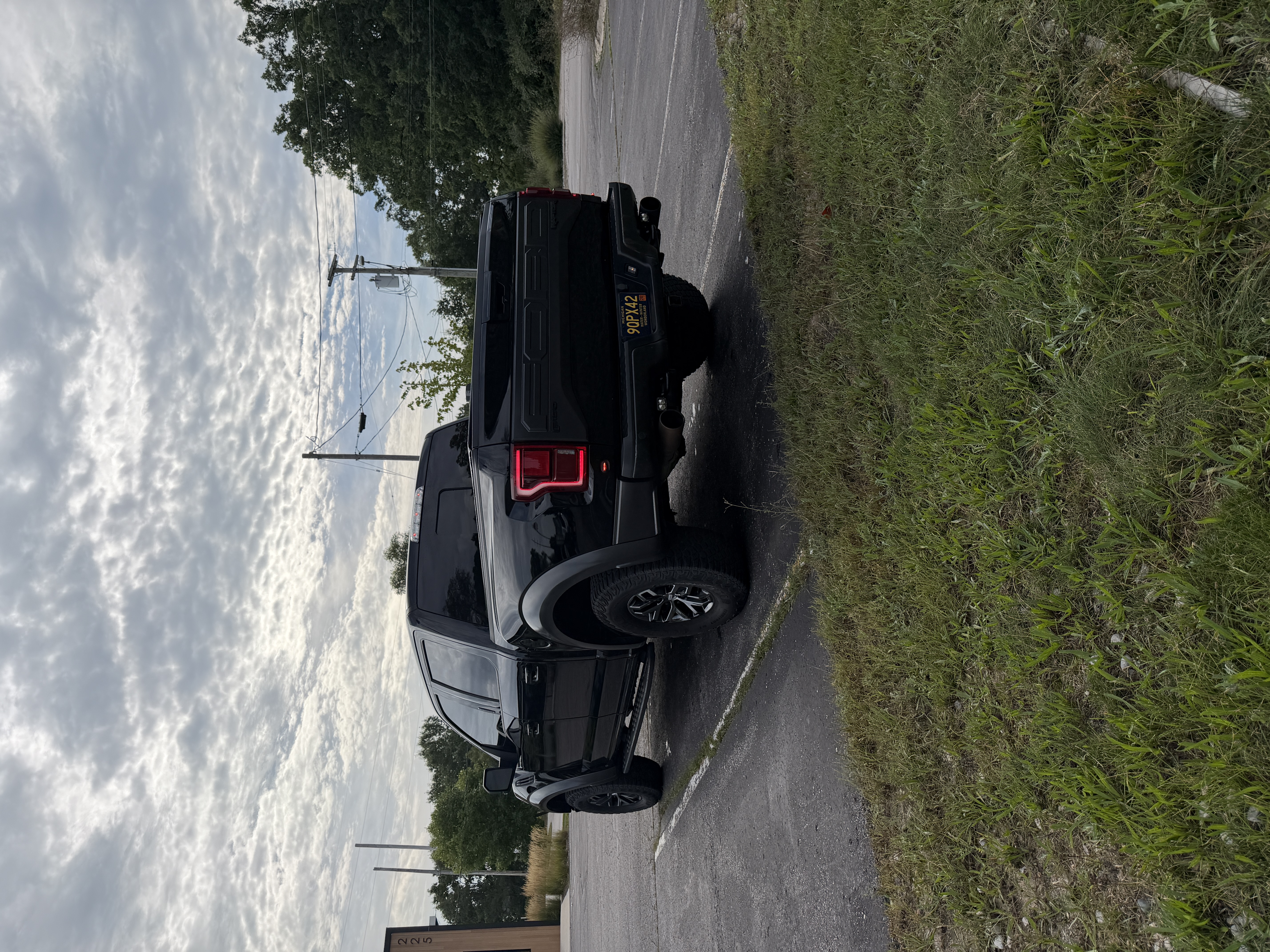 Used 2017 Ford F150 Raptor w/ Equipment Group 802A Luxury AWD/4WD image 5